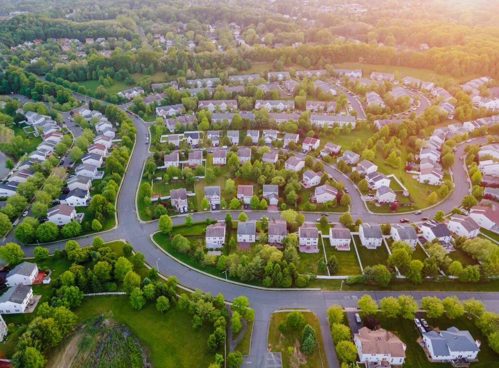 benefits of hoa landscaping